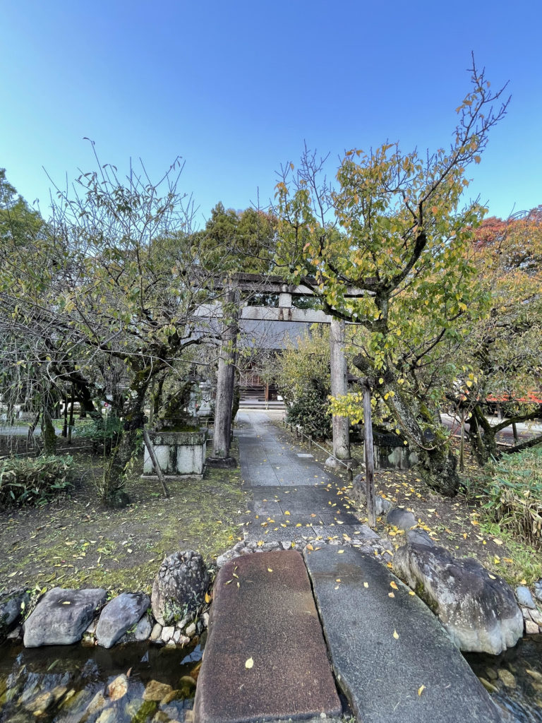 豊国神社(とよくにじんじゃ)、一夜松神社(いちやまつじんじゃ)、野見宿祢神社(のみのすくねじんじゃ)